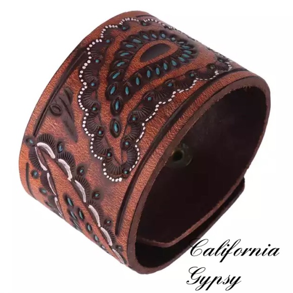 Jewelry - RESTOCKING🎉Tooled Painted Leather Boho Cuff